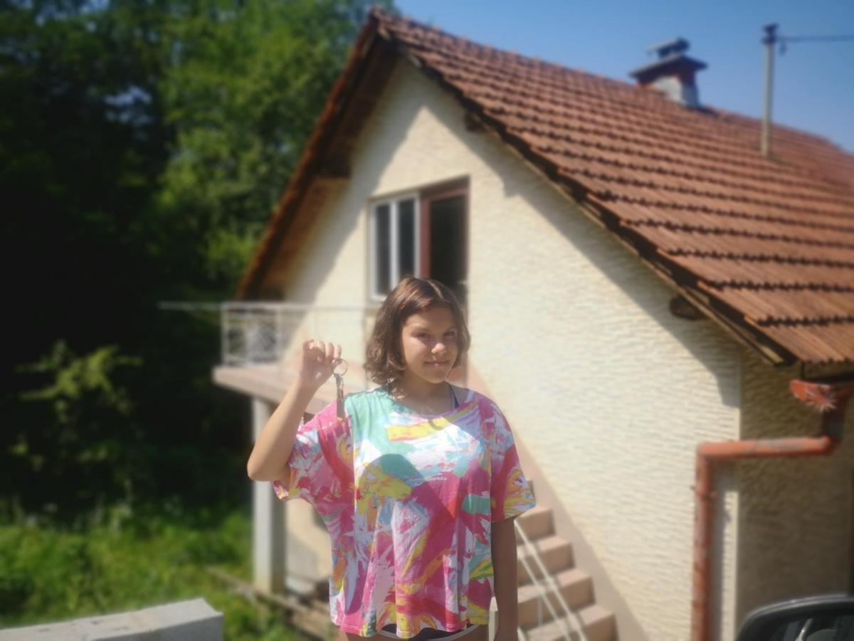 Small House In تْسيلْيي المظهر الخارجي الصورة