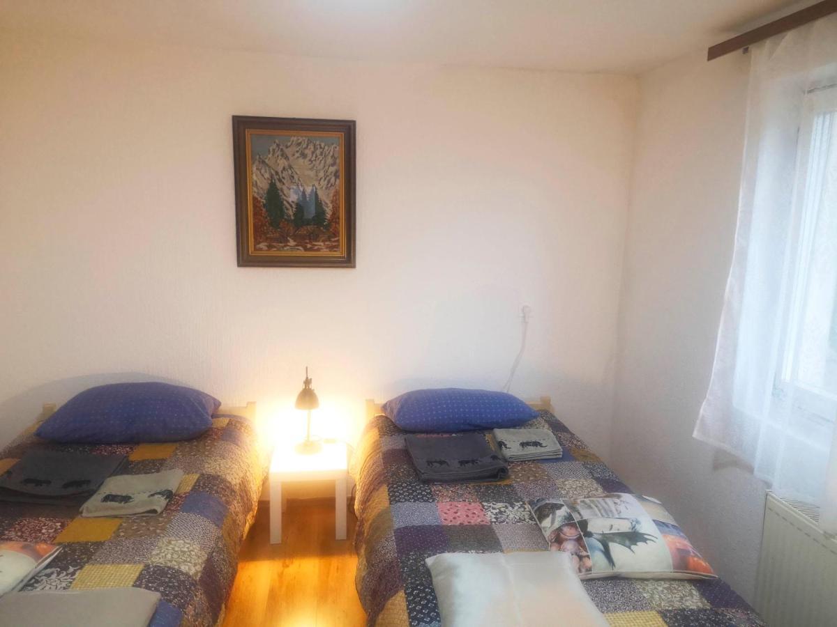 Small House In تْسيلْيي المظهر الخارجي الصورة