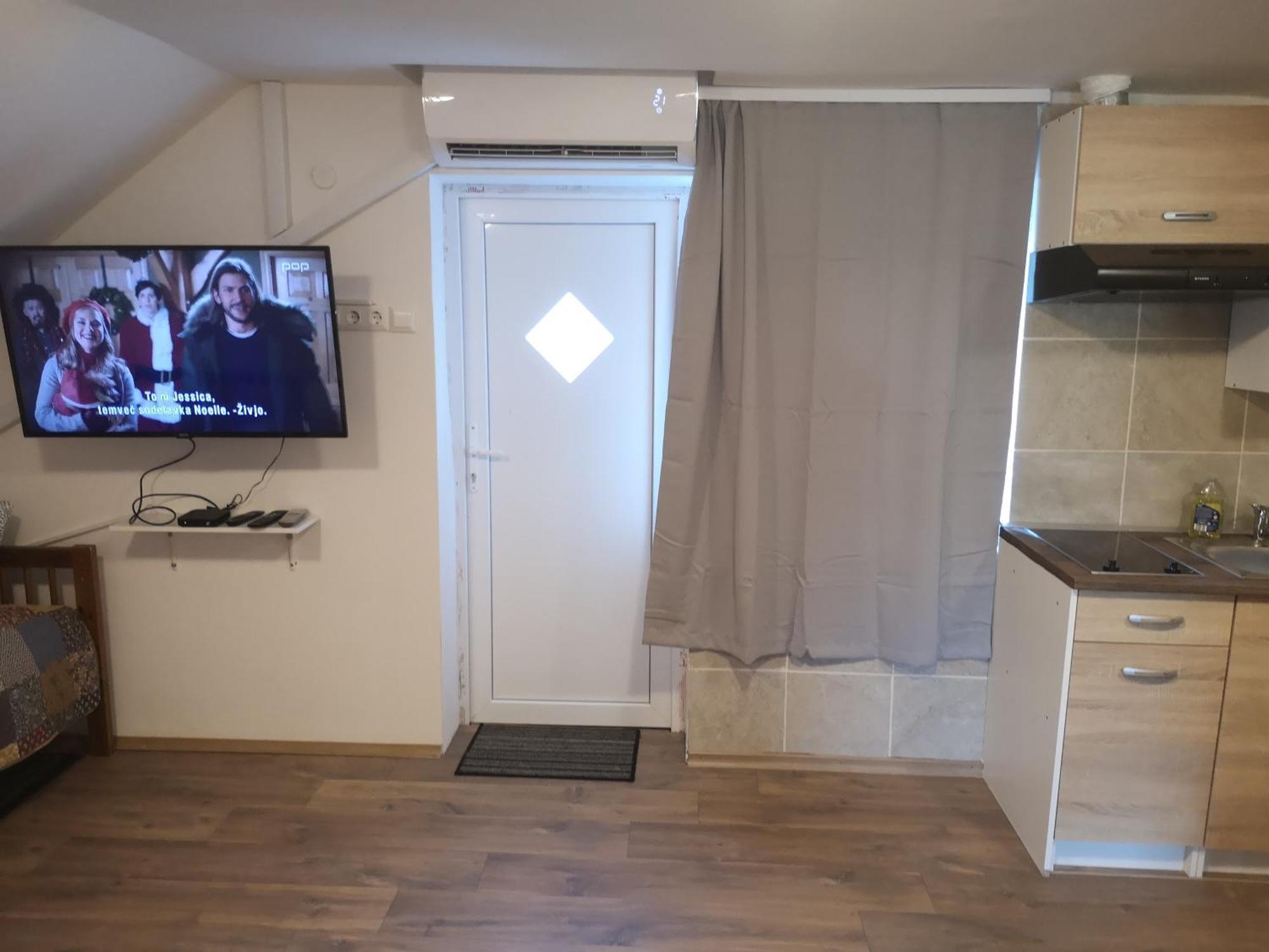 Small House In تْسيلْيي المظهر الخارجي الصورة